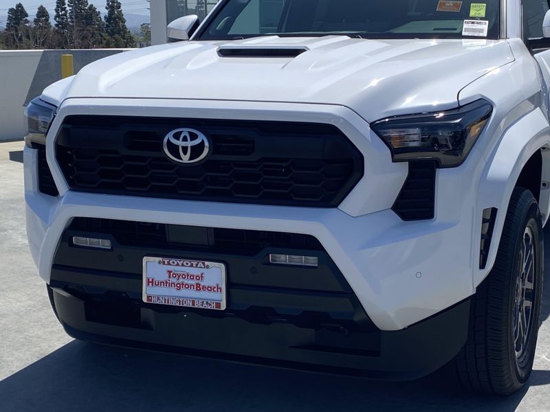2024 Toyota Tacoma TRD SportImage 9