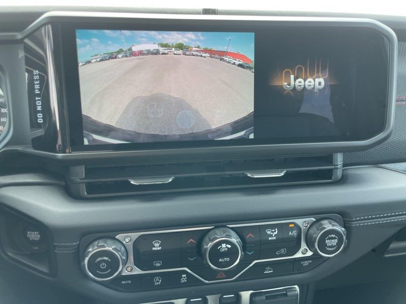 2024 Jeep Wrangler Two-Door Rubicon photo 19