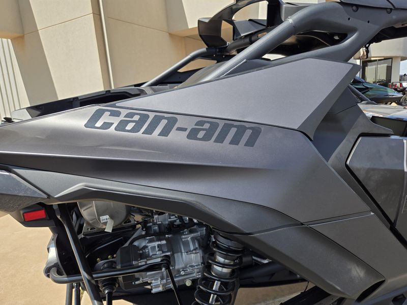 2025 Can-Am MAVERICK R X RS WITH SMARTSHOX 999T DCT TRIPLE BLACK Image 7