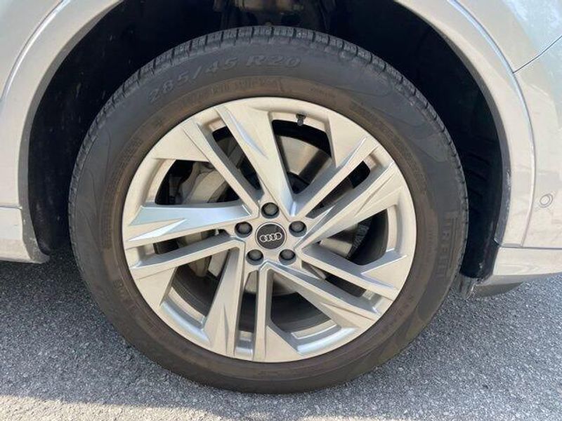 2021 Audi Q7 Premium Plus