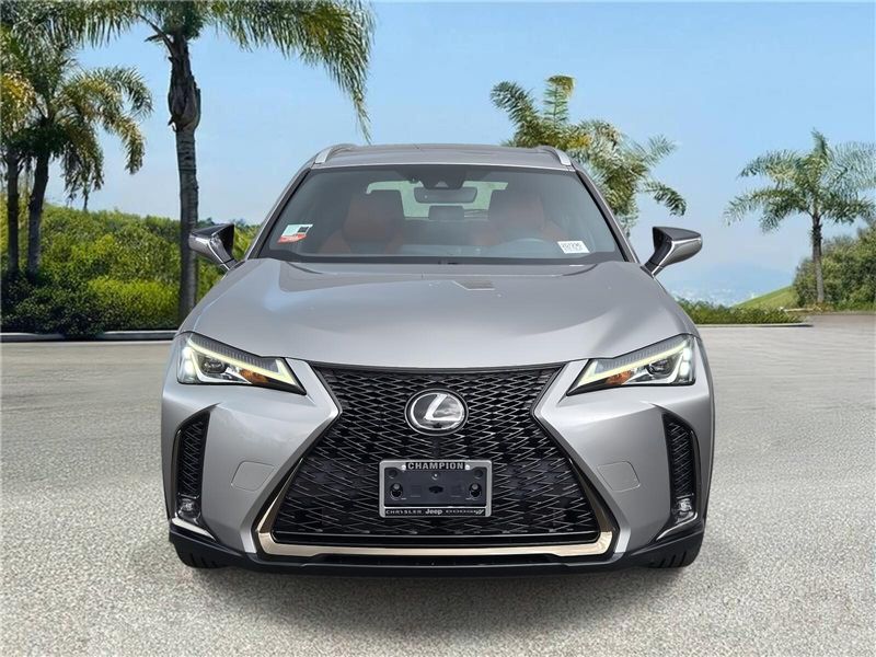 2019 Lexus UX 200 F SPORT photo 3