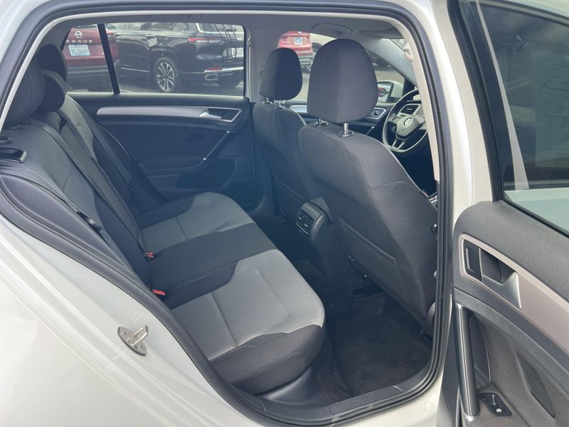 Used 2016 Volkswagen e-Golf SEImage 27