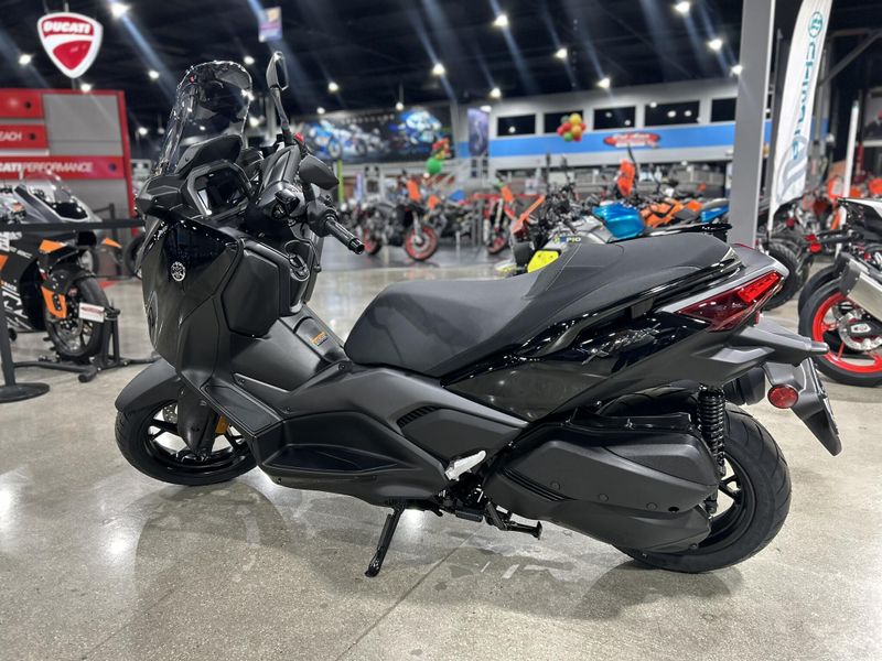 2025 Yamaha Xmax Image 19