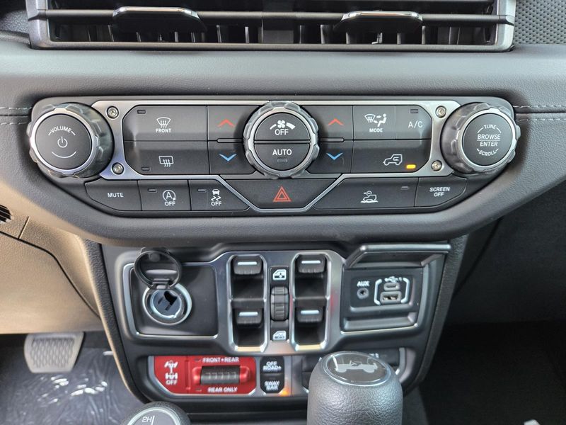 New 2026 Jeep Wrangler 4-door Rubicon