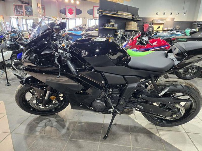 NEW 2026 YAMAHA YZFR7 Image 7