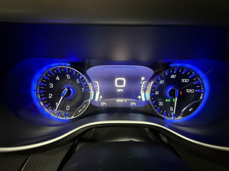 Used 2022 Chrysler Pacifica Touring LImage 24