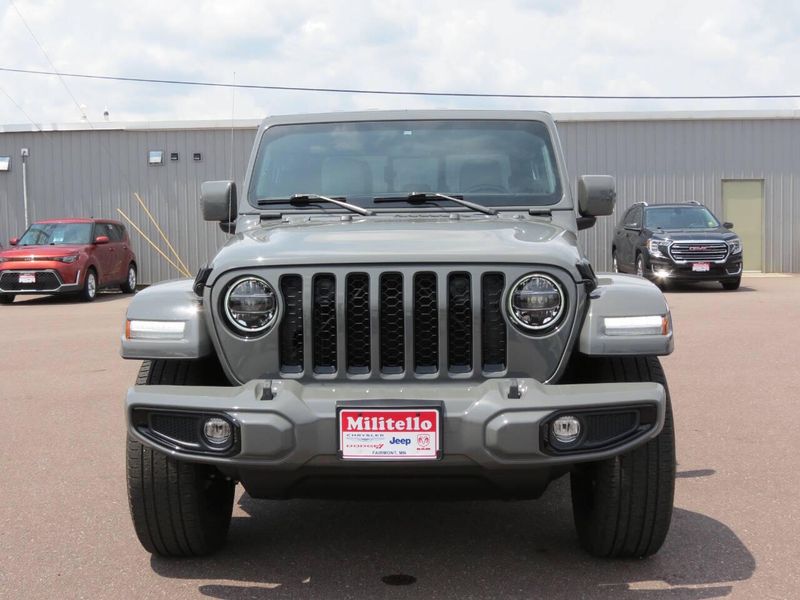 Used 2022 Jeep Gladiator High Altitude 4x4 4dr Crew Cab 5.0 ft. SBImage 7