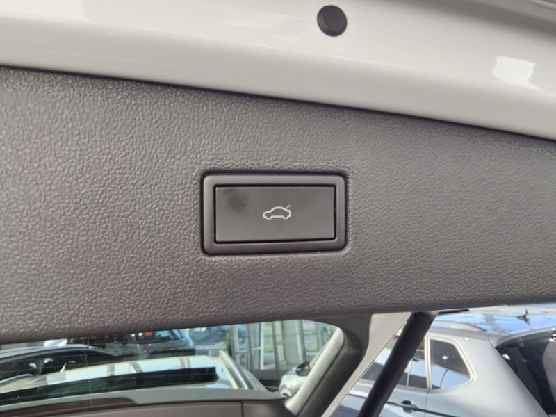 2024 Volkswagen Tiguan SE R-Line Black AWD w/SunroofImage 13