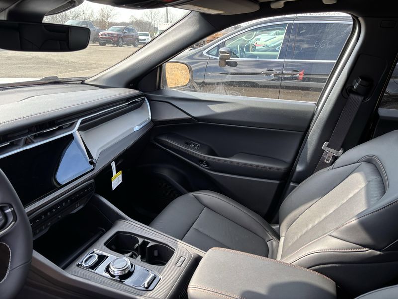 New 2026 Jeep Cherokee Limited 4x4Image 29