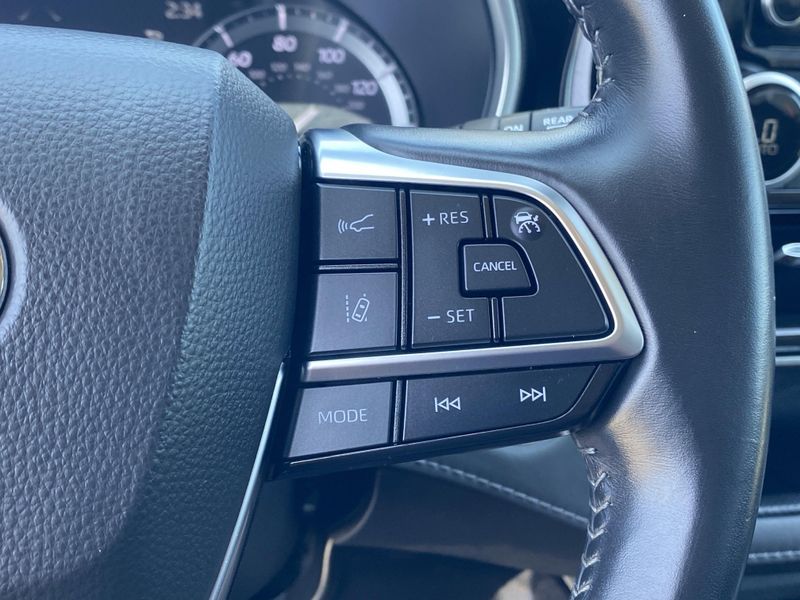 2021 Toyota Highlander XLEImage 28