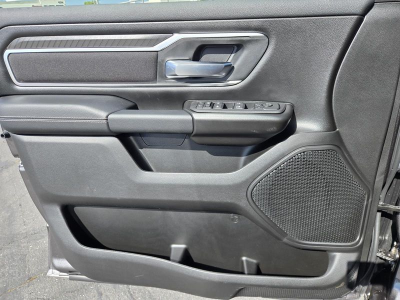 New 2026 RAM 1500 Big Horn Crew Cab 4x2 5'7' Box