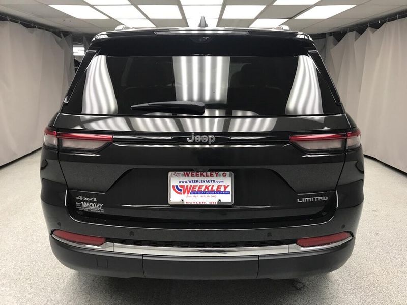 Used 2023 Jeep Grand Cherokee LimitedImage 3