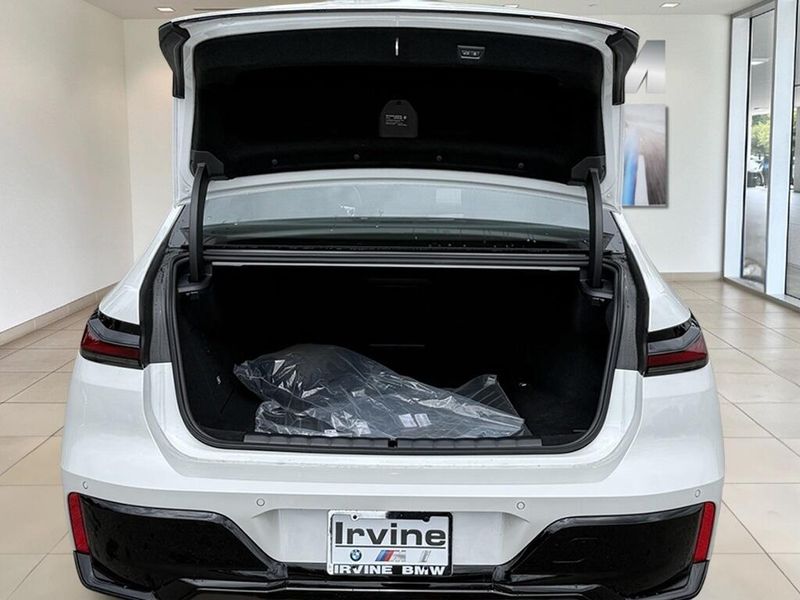 2025 BMW i7 eDrive50Image 15