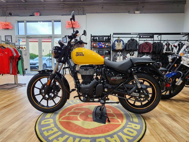 New 2024 Royal Enfield METEOR 350 Image 5