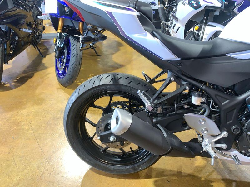 New 2025 Yamaha YZF-R3 ABS Image 5