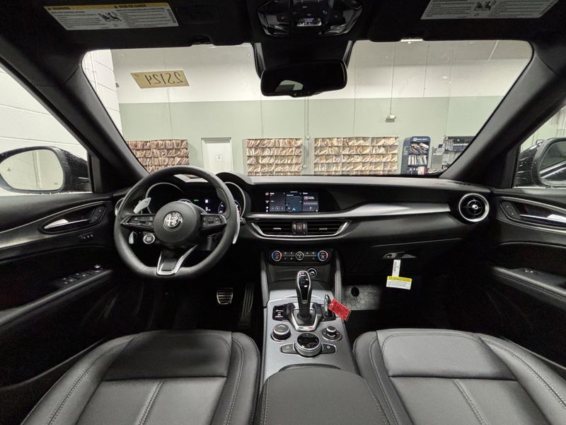 New 2025 Alfa Romeo Stelvio AwdImage 15