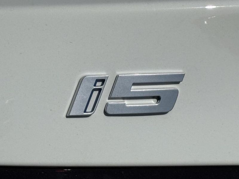 2025 BMW i5 eDrive40Image 13