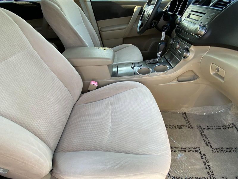 2008 Toyota Highlander BaseImage 12