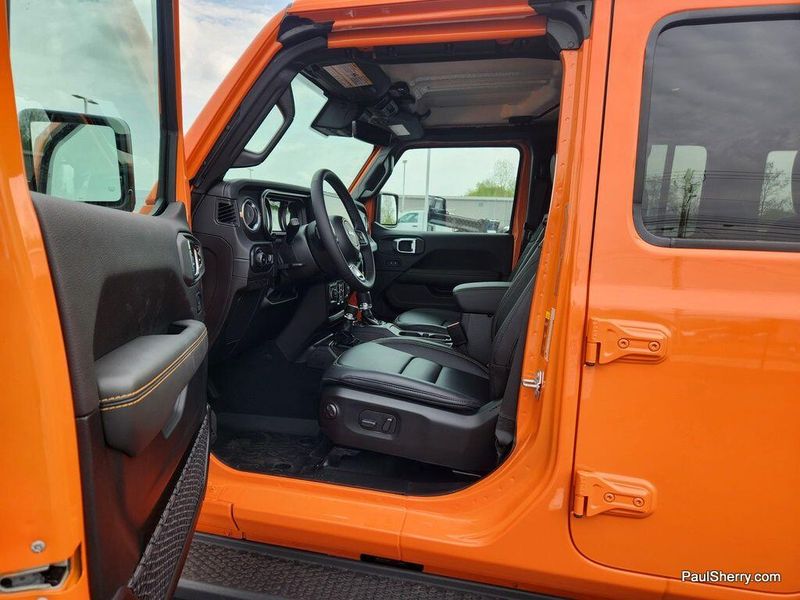 2025 Jeep Wrangler 4-door SaharaImage 21