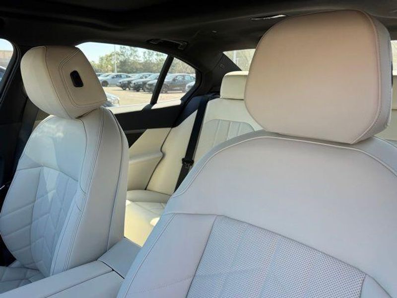 New 2026 BMW 5 Series 530iImage 19