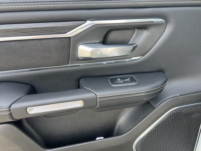 2024 RAM 1500 LaramieImage 19