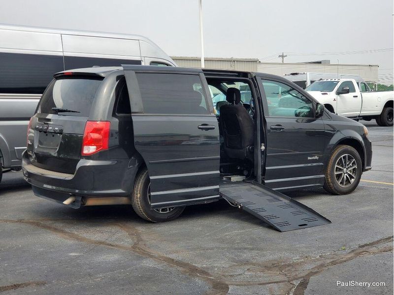 2014 Dodge Grand Caravan SXTImage 6