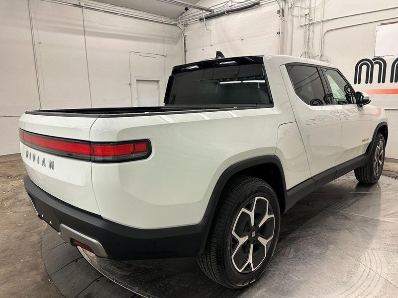 2022 Rivian R1T AdventureImage 16