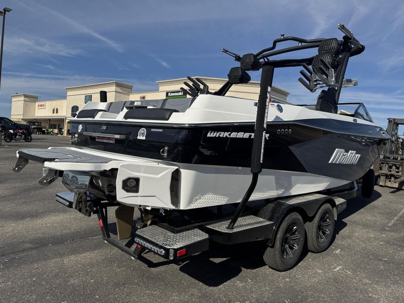 2025 MALIBU WAKESETTER 23 LSV Image 8