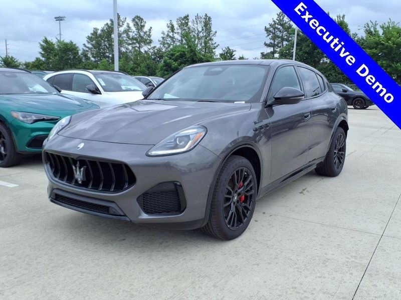 New 2025 Maserati Grecale ModenaImage 2