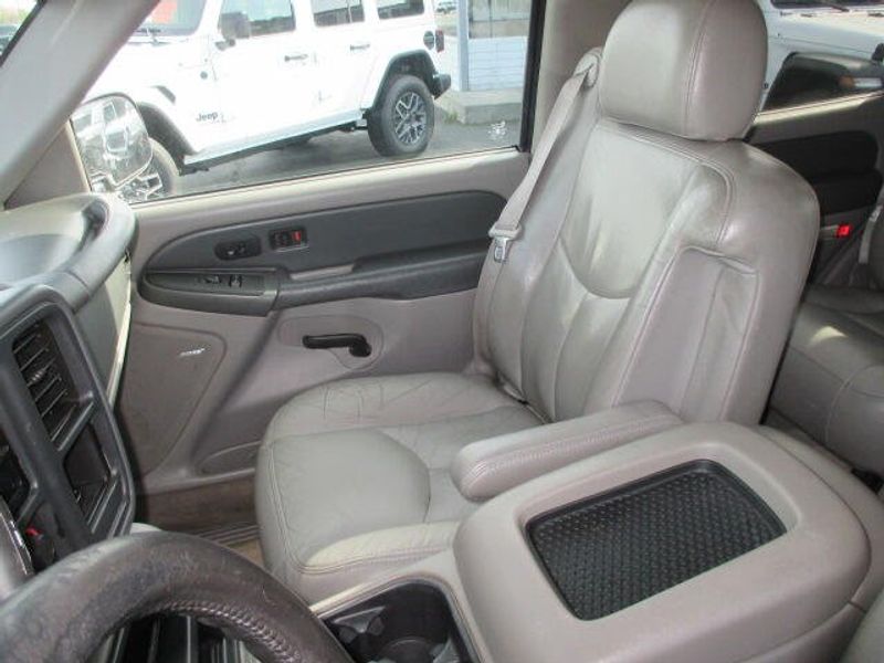 2003 Chevrolet Tahoe LTImage 19