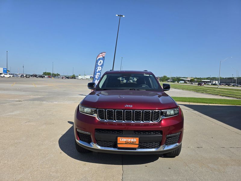 Used 2022 Jeep Grand Cherokee L LimitedImage 3