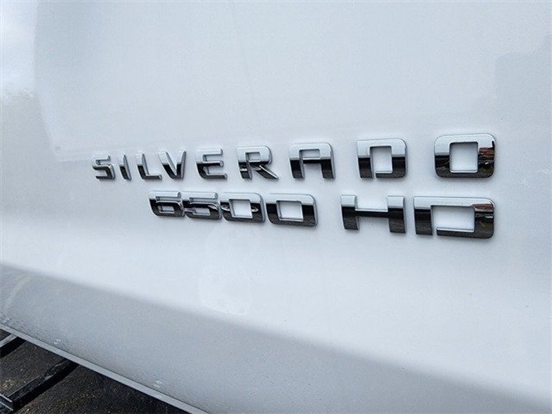 2024 Chevrolet Silverado 6500HD Image 11
