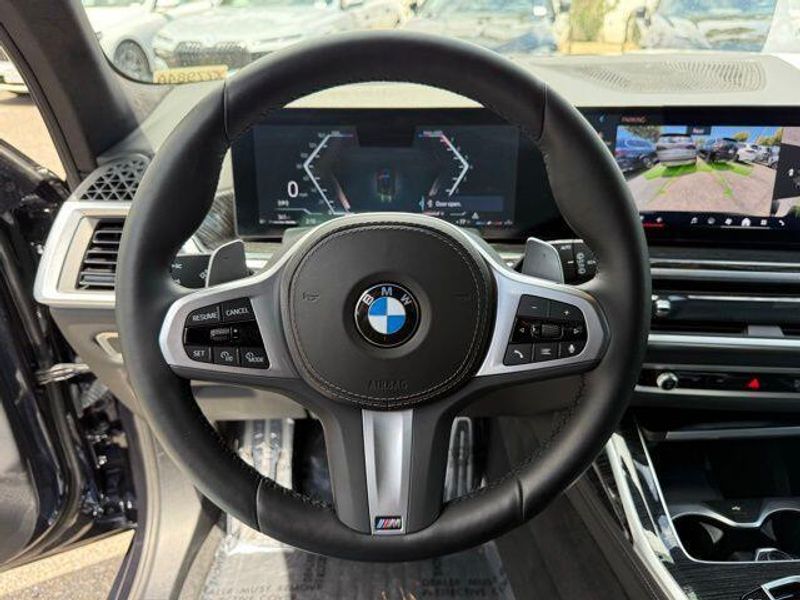 Used 2024 BMW X7 xDrive40iImage 23
