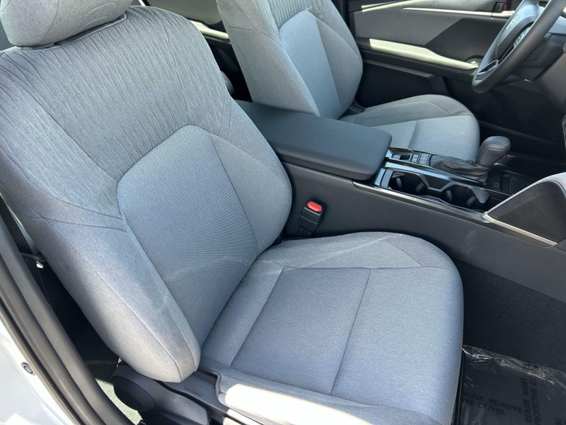 2025 Toyota Camry LEImage 11