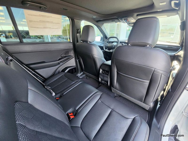 New 2026 Jeep Cherokee Overland 4x4