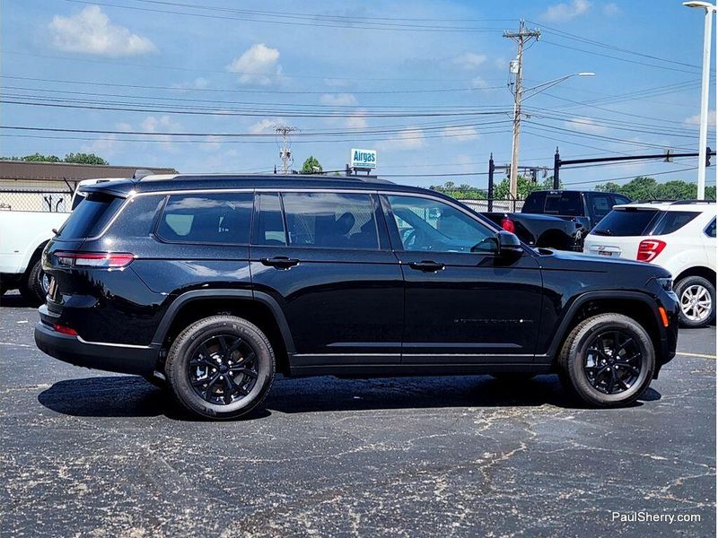 New 2026 Jeep Grand Cherokee L Laredo Altitude 4x4