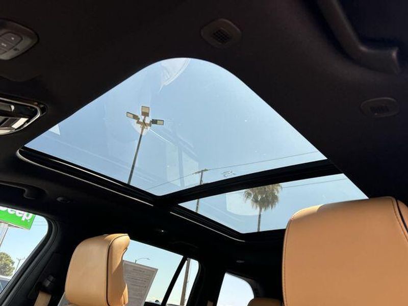 Used 2022 Jeep Grand Cherokee Summit 4xeImage 21