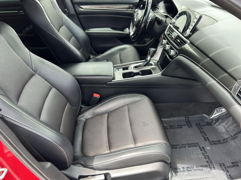 Used 2018 Honda Accord Sedan SportImage 10