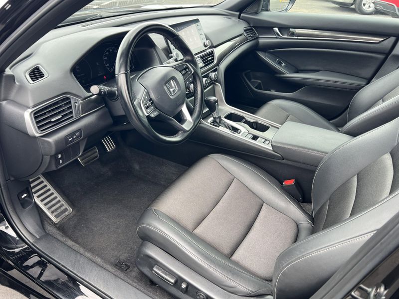 Used 2022 Honda Accord Sedan SportImage 3