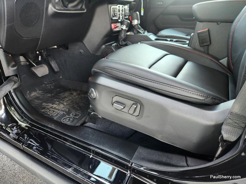 New 2026 Jeep Wrangler 4-door Rubicon X