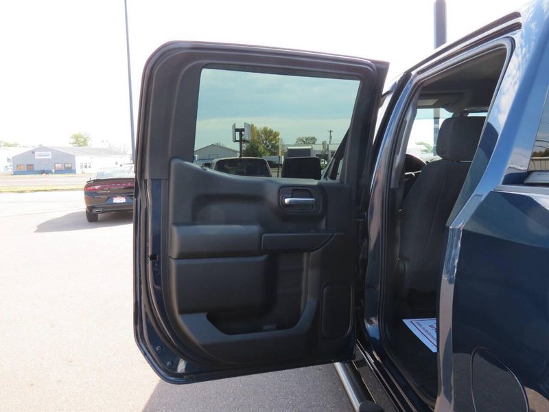 2021 Chevrolet Silverado 1500 Custom photo 29