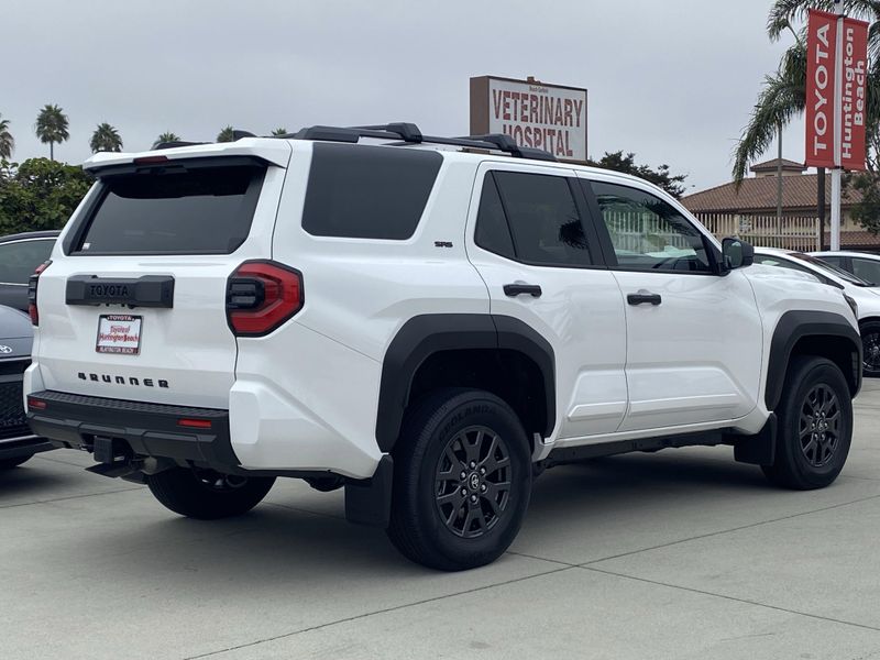 New 2025 Toyota 4Runner SR5Image 3