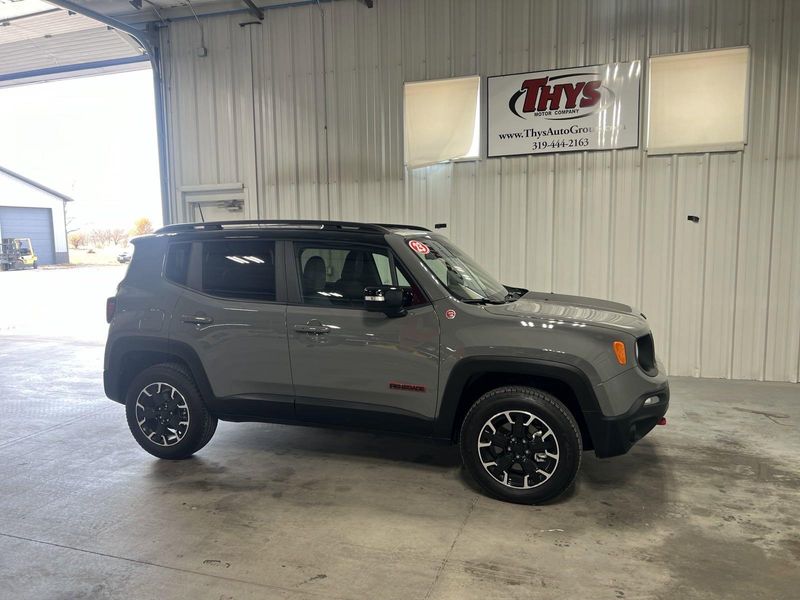 2023 Jeep Renegade TrailhawkImage 2