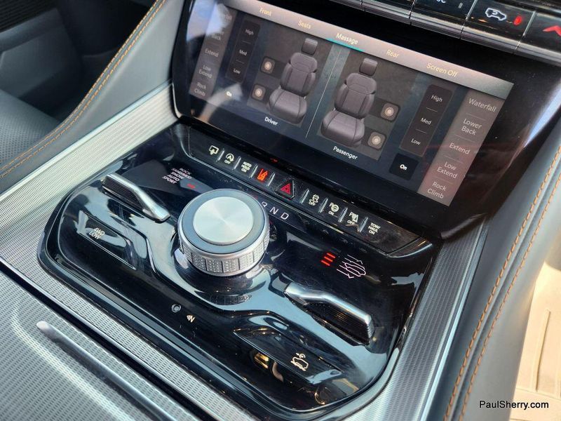 2023 Jeep Grand Wagoneer L II photo 38