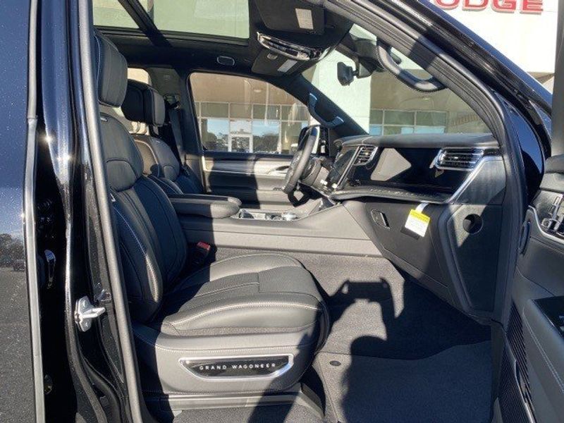 2023 Grand Wagoneer Obsidian 4X4Image 32