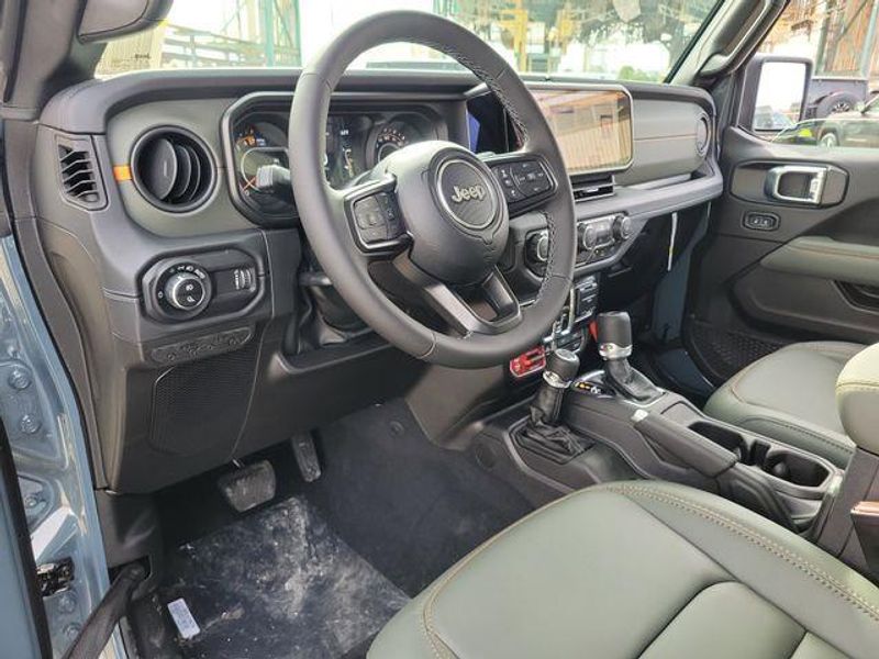 New 2026 Jeep Gladiator Mojave 4x4