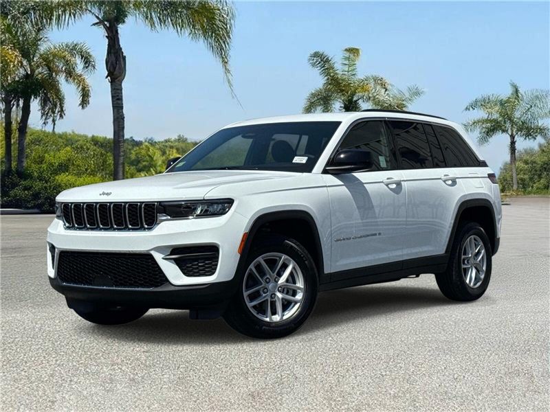 New 2026 Jeep Grand Cherokee Laredo 4x2