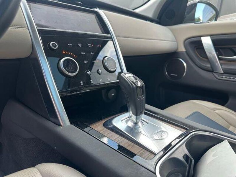 2020 Land Rover Discovery Sport SE