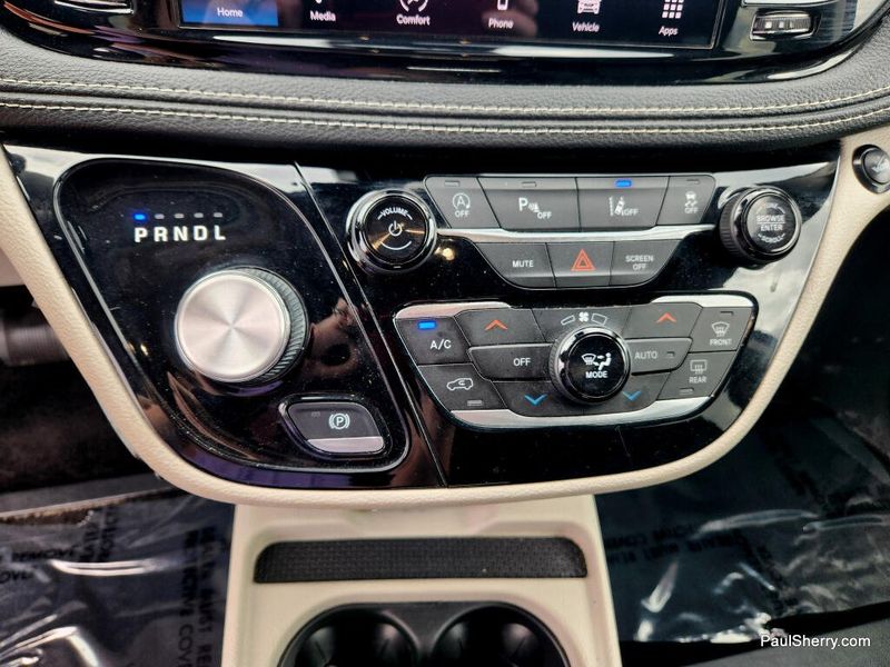 Used 2022 Chrysler Pacifica Touring L