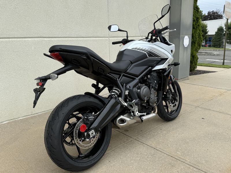 2024 Triumph Tiger Sport 660Image 3